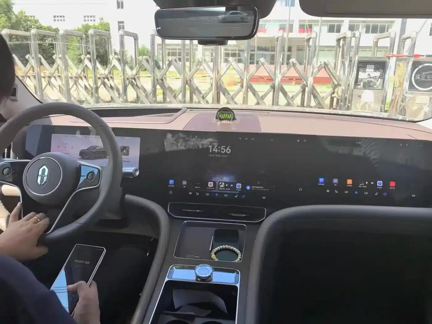 Wenjie M9 2025 Ultra Extended Range Edition (52kWh, 6-seater, 192-line LiDAR) — миниатюра 3