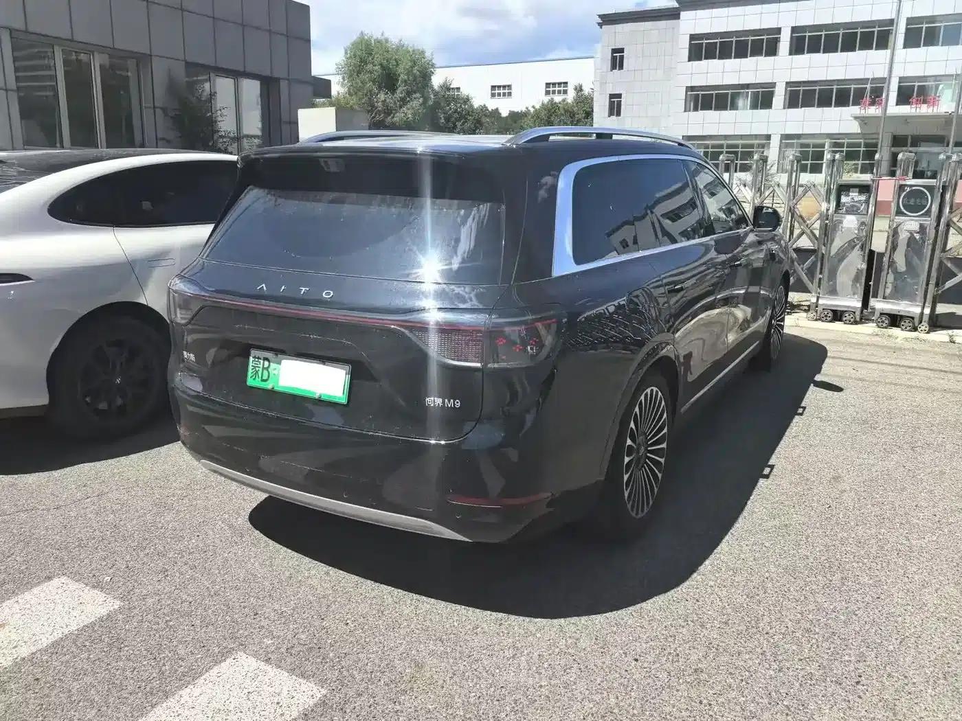 Wenjie M9 2025 Ultra Extended Range Edition (52kWh, 6-seater, 192-line LiDAR) — миниатюра 4