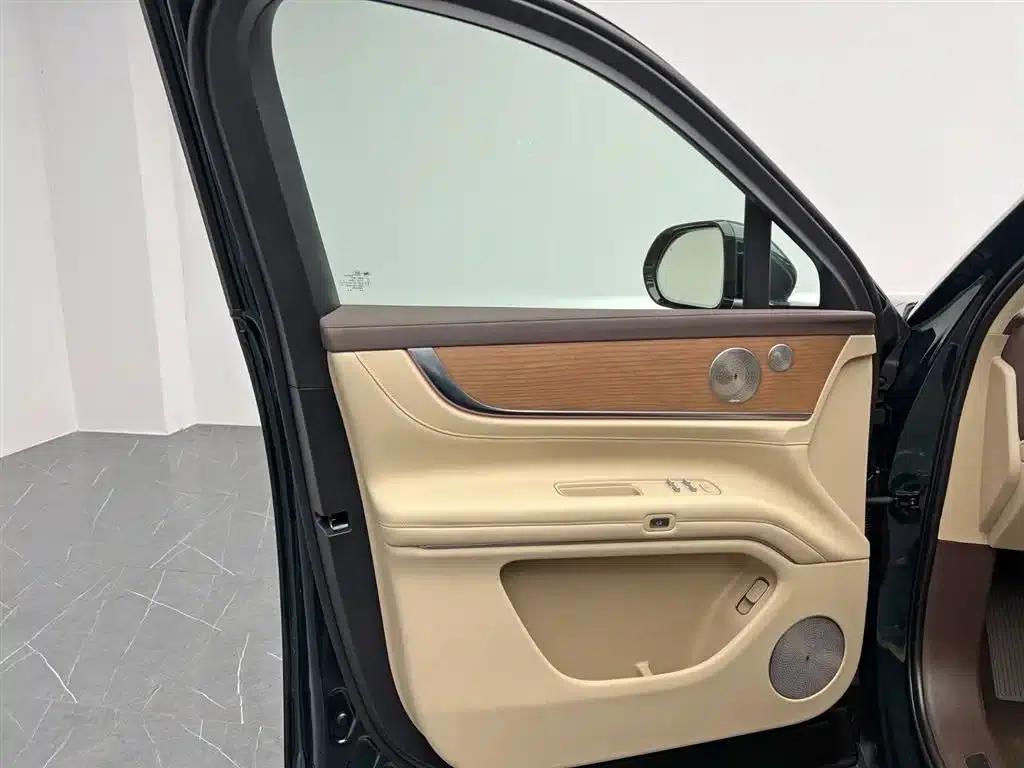 Wenjie M9 2025 Pure Electric Ultra Edition 100kWh 6-Seat Version (192-line LiDAR) — миниатюра 14