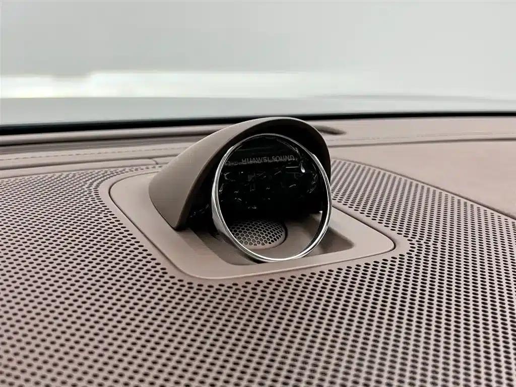 Wenjie M9 2025 Pure Electric Ultra Edition 100kWh 6-Seat Version (192-line LiDAR) — миниатюра 23