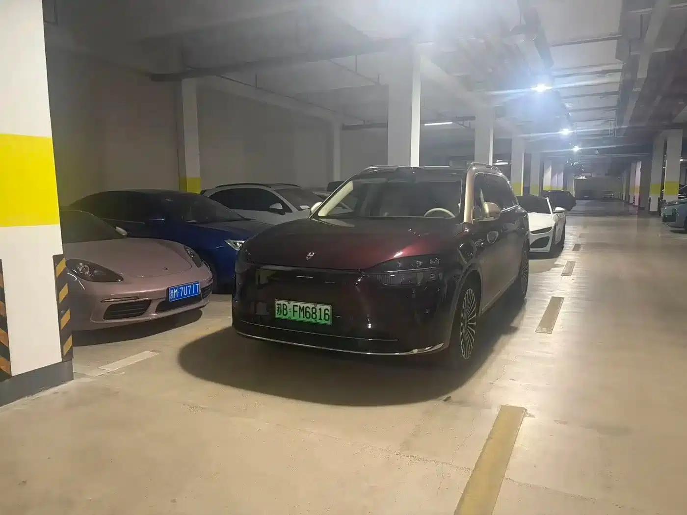 Wenjie M9 2025 Ultra Extended Range Edition (52kWh, 6-seater, 192-line LiDAR) — миниатюра 1
