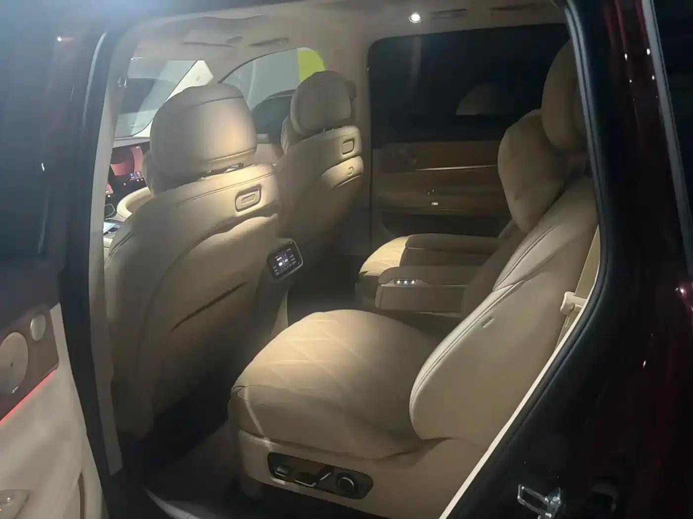 Wenjie M9 2025 Ultra Extended Range Edition (52kWh, 6-seater, 192-line LiDAR) — миниатюра 7
