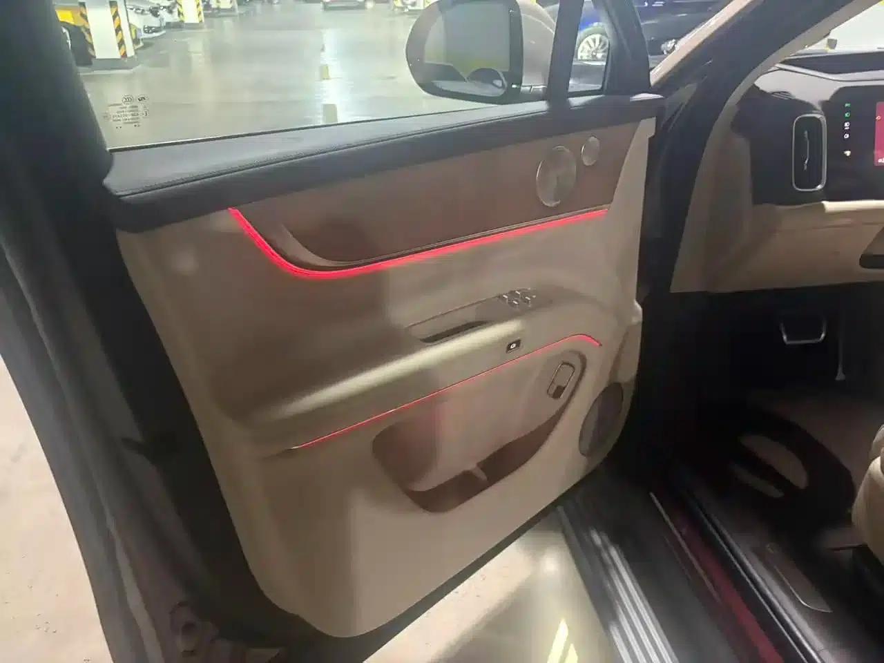 Wenjie M9 2025 Ultra Extended Range Edition (52kWh, 6-seater, 192-line LiDAR) — миниатюра 8