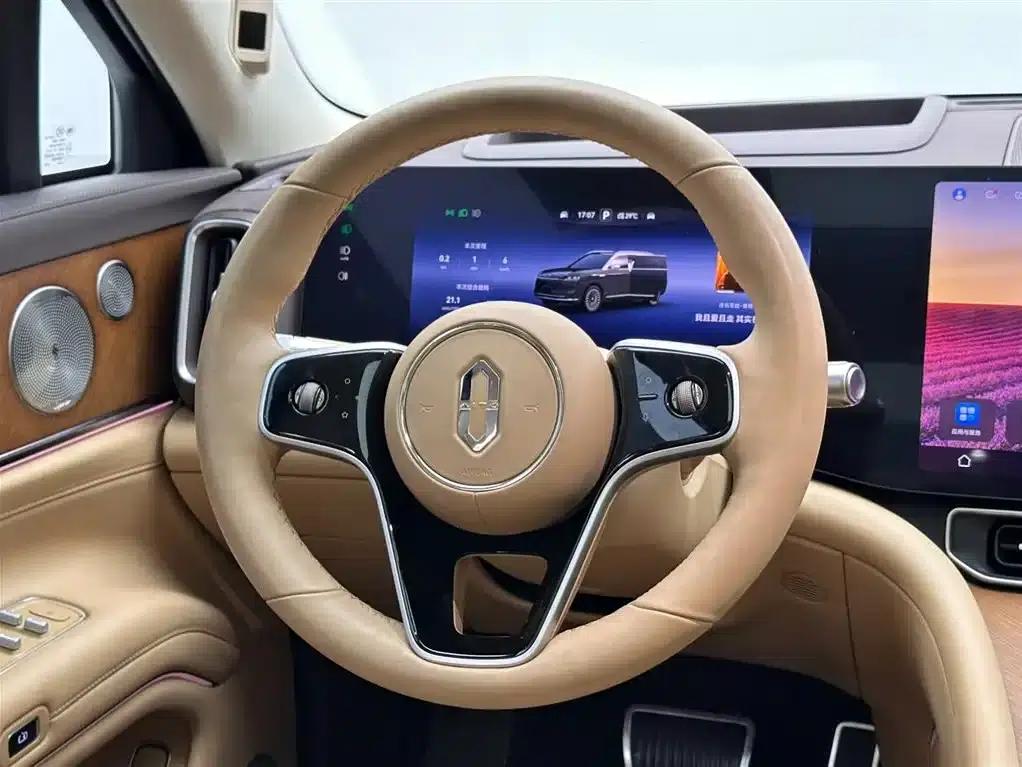 Wenjie M9 2025 Ultra Extended Range Edition (52kWh, 6-seater, 192-line LiDAR) — миниатюра 12
