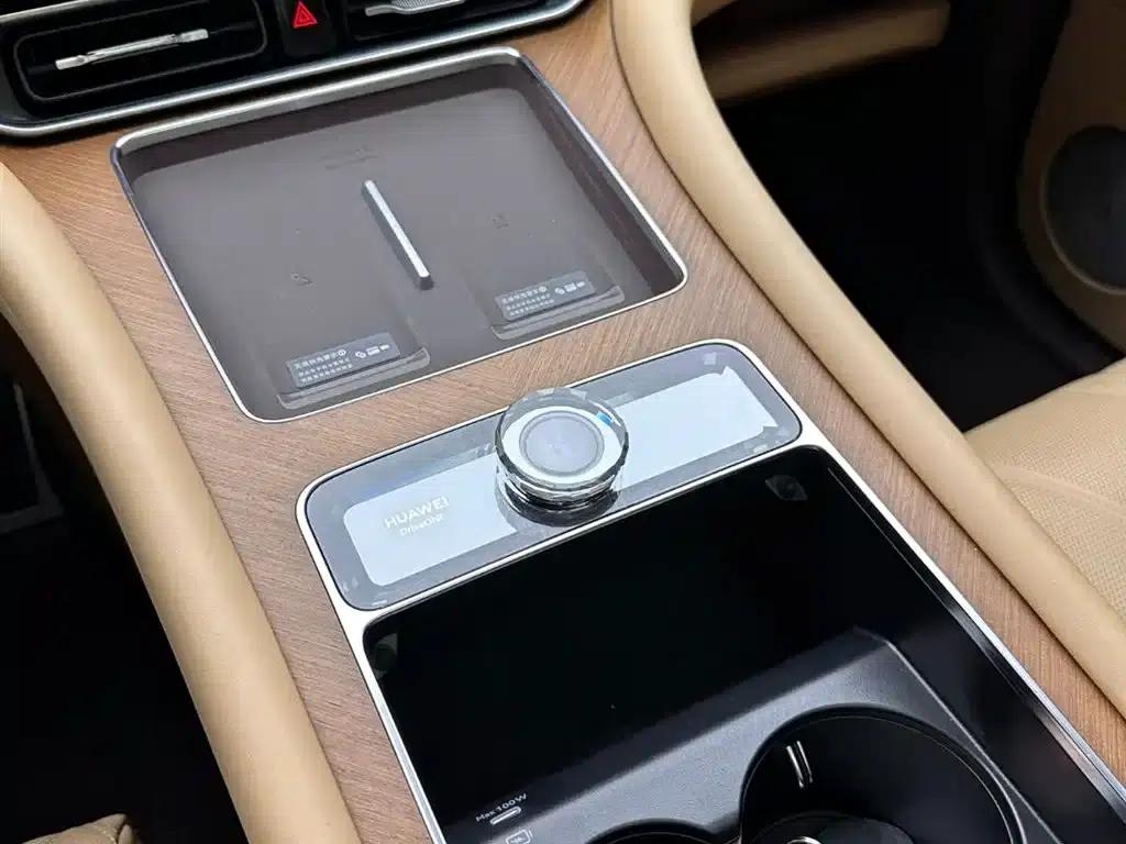 Wenjie M9 2025 Ultra Extended Range Edition (52kWh, 6-seater, 192-line LiDAR) — миниатюра 17