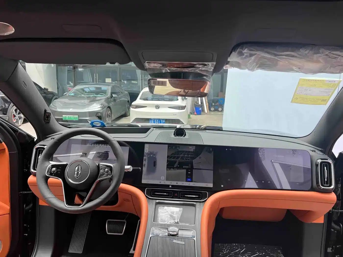 Wenjie M9 2024 Range Extended Max Edition 42kWh 6-Seater — миниатюра 17