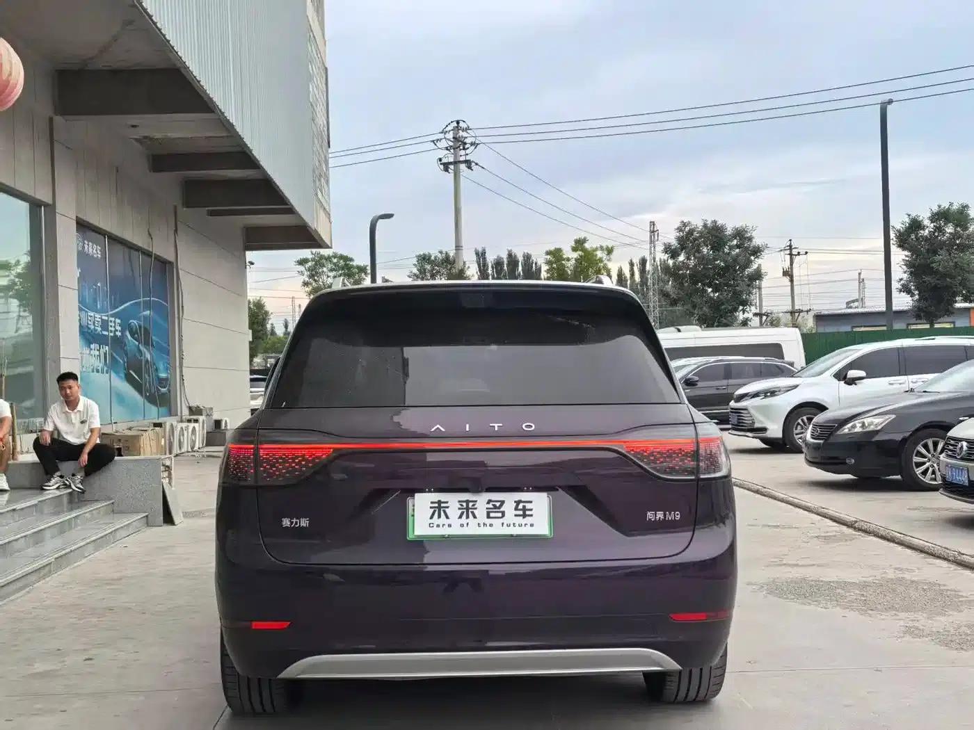 Wenjie M9 2025 Ultra Extended Range Edition (52kWh, 6-seater, 192-line LiDAR) — миниатюра 12