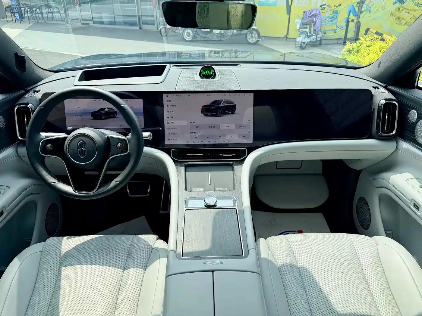 Wenjie M9 2024 Range Extended Max Edition 42kWh 6-Seater — миниатюра 7