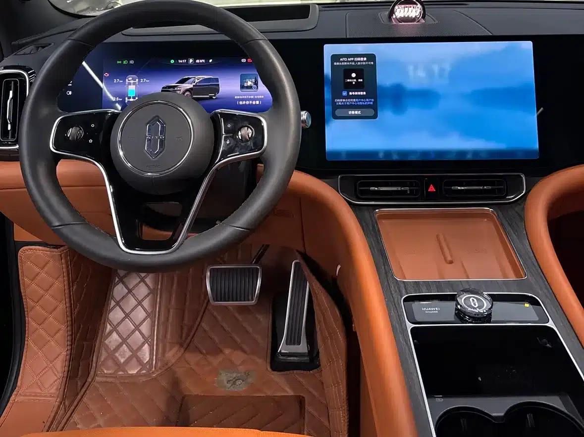 Wenjie M9 2024 Range Extended Ultra Edition 52kWh 6-Seater — миниатюра 9