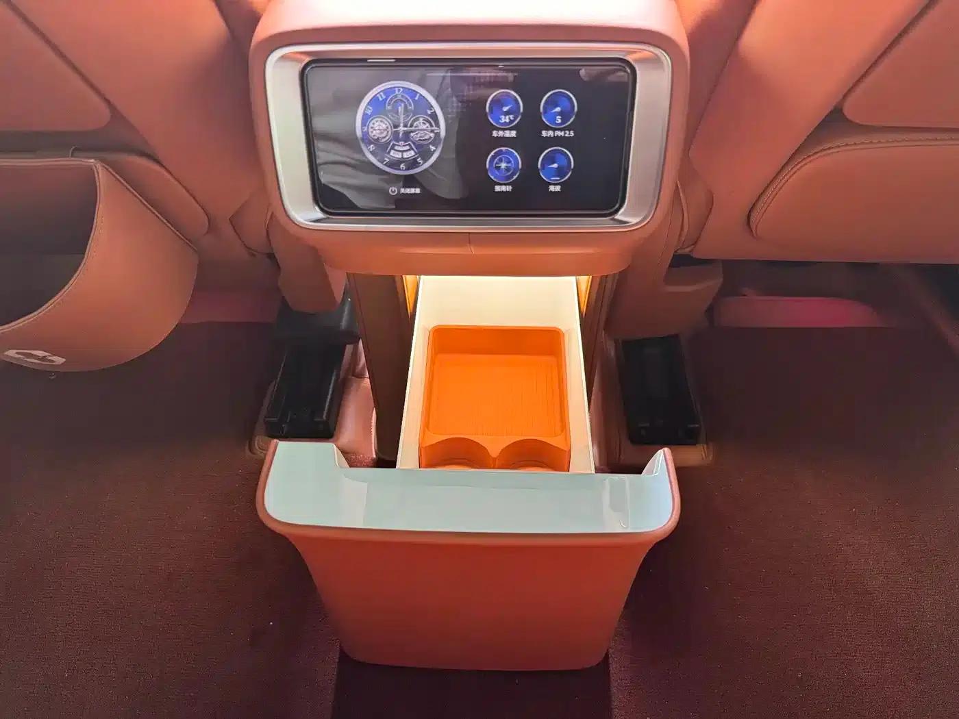 Wenjie M9 2025 Ultra Extended Range Edition (52kWh, 5-seater, 192-line LiDAR) — миниатюра 23