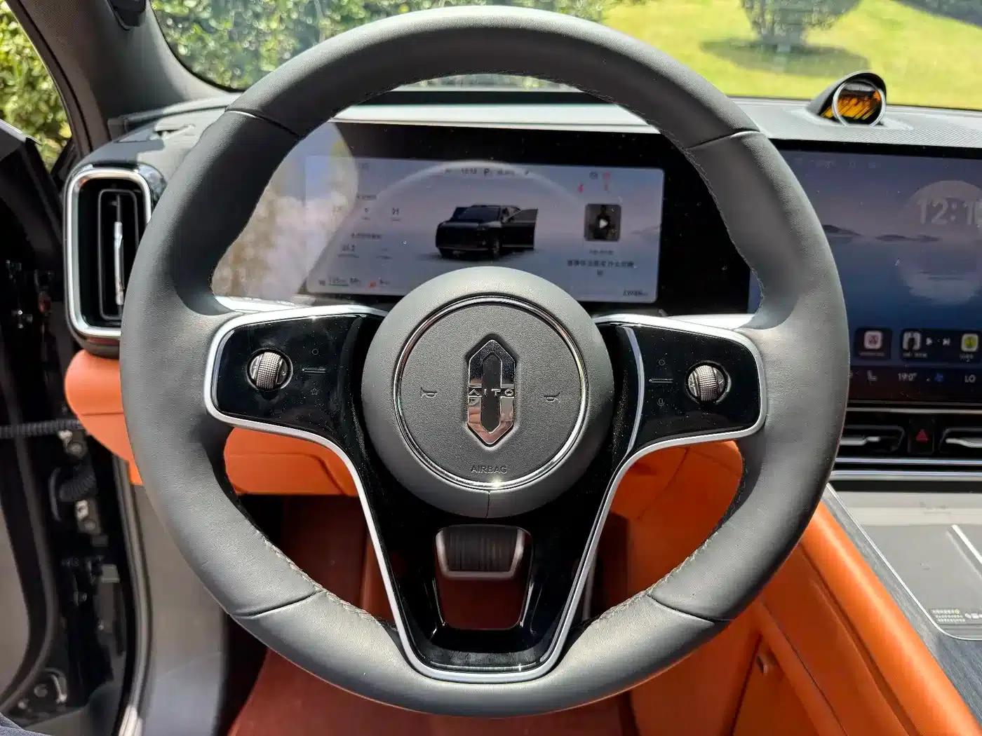 Wenjie M9 2025 Ultra Extended Range Edition (52kWh, 5-seater, 192-line LiDAR) — миниатюра 30