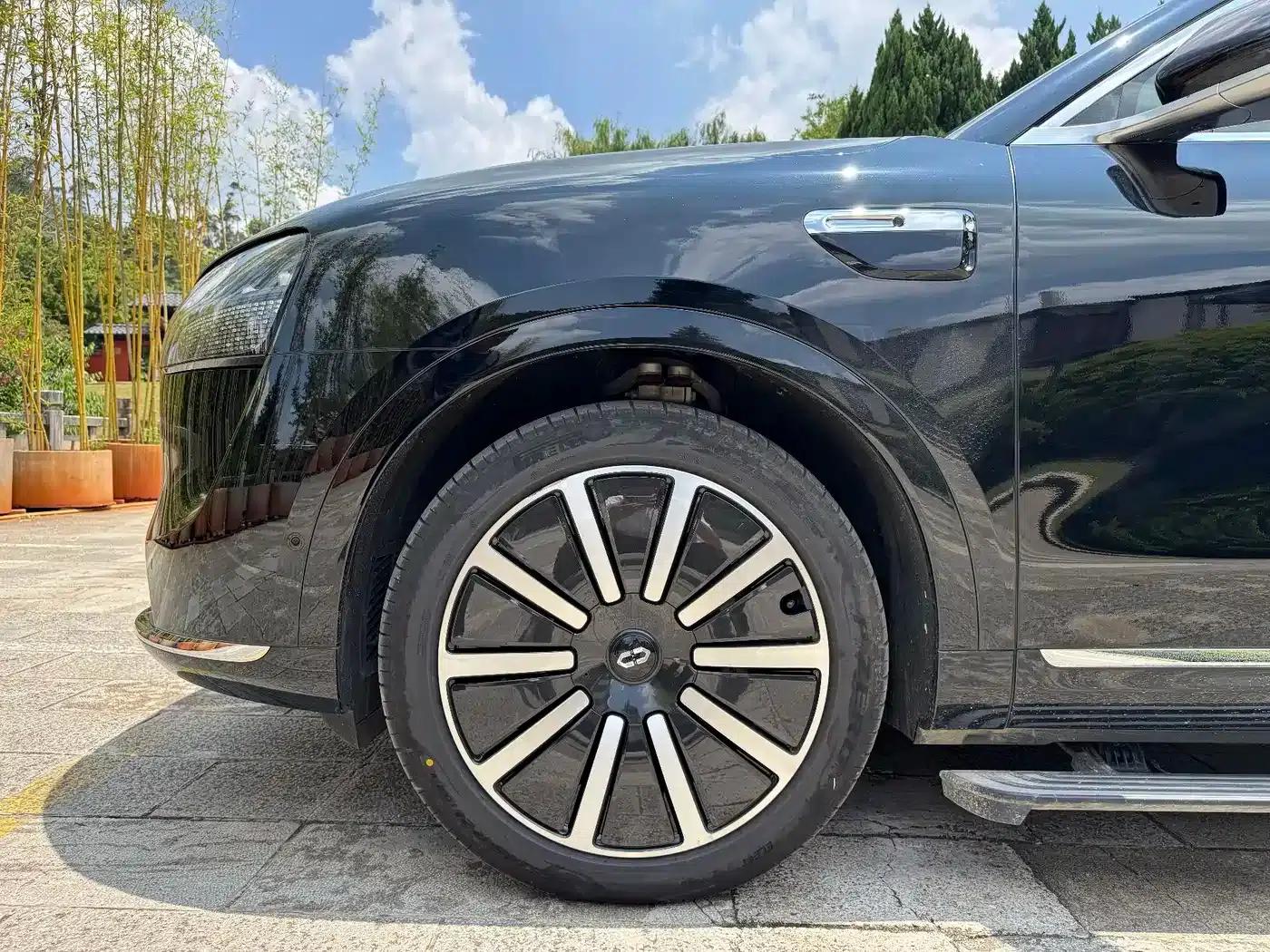 Wenjie M9 2025 Ultra Extended Range Edition (52kWh, 5-seater, 192-line LiDAR) — миниатюра 5