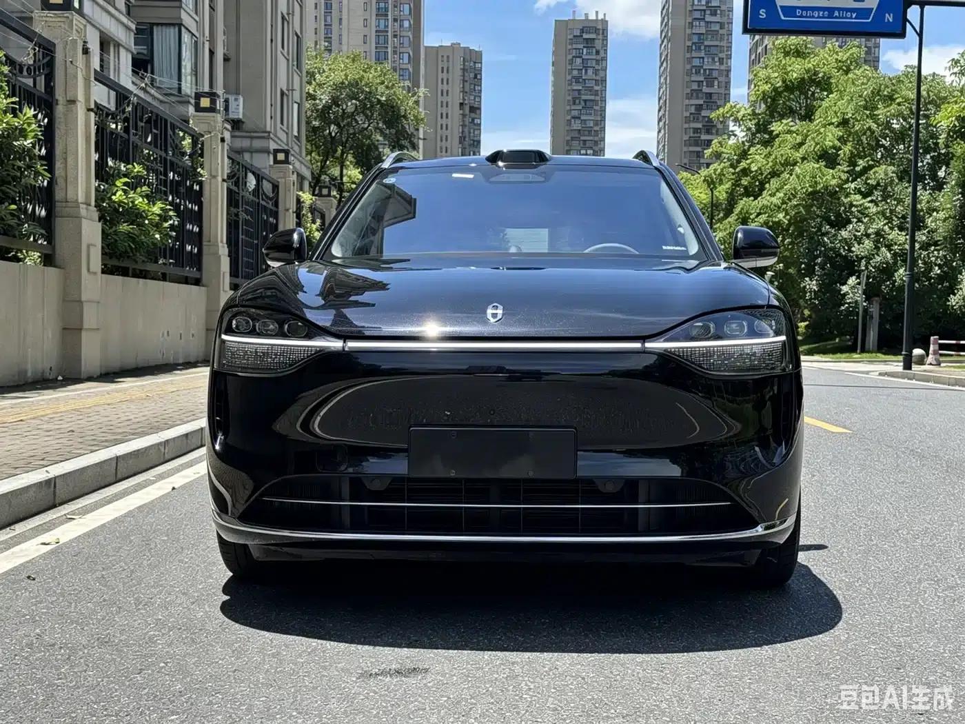 Wenjie M9 2025 Ultra Extended Range Edition (52kWh, 6-seater, 192-line LiDAR) — миниатюра 2