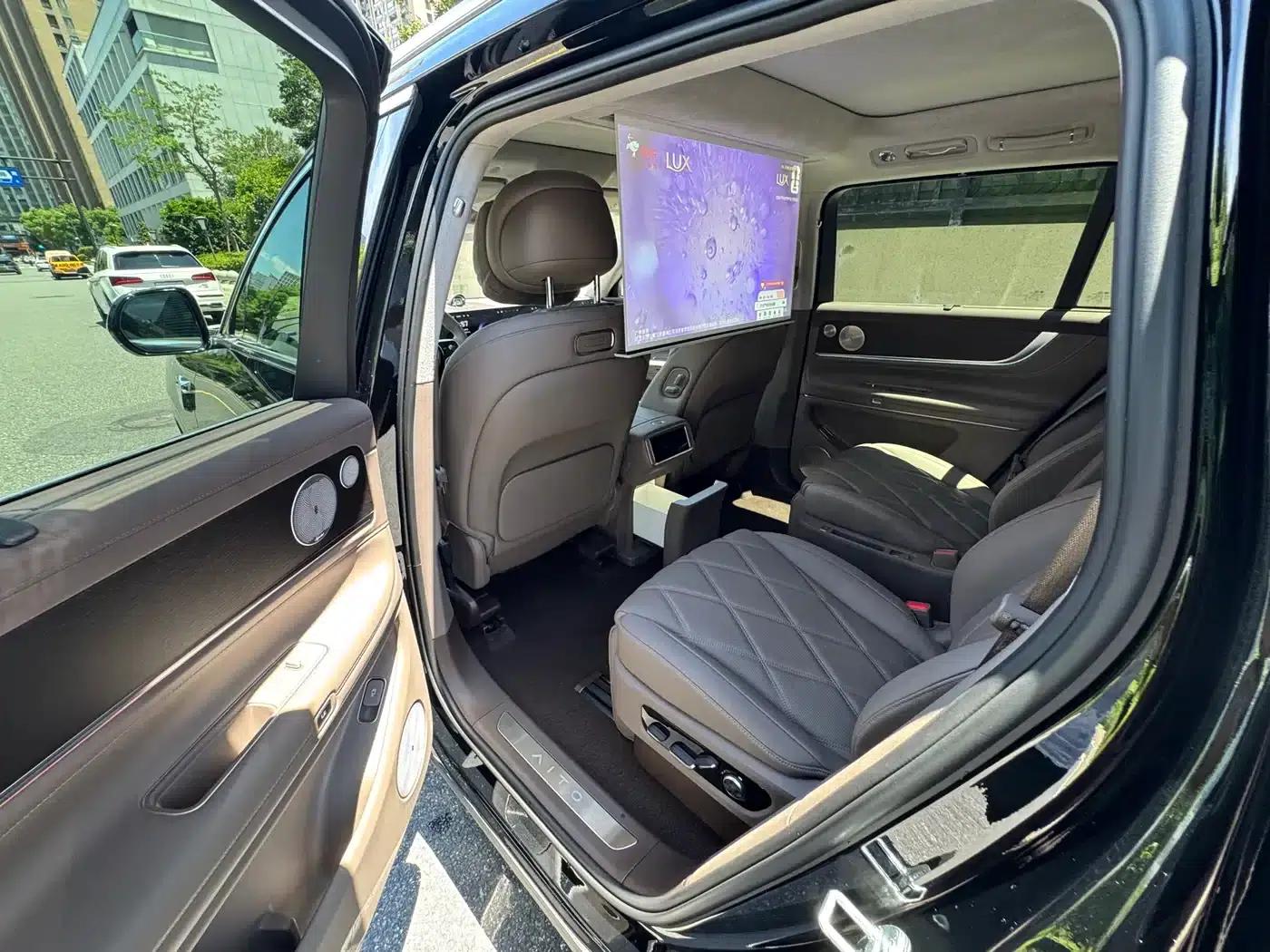 Wenjie M9 2025 Ultra Extended Range Edition (52kWh, 6-seater, 192-line LiDAR) — миниатюра 11