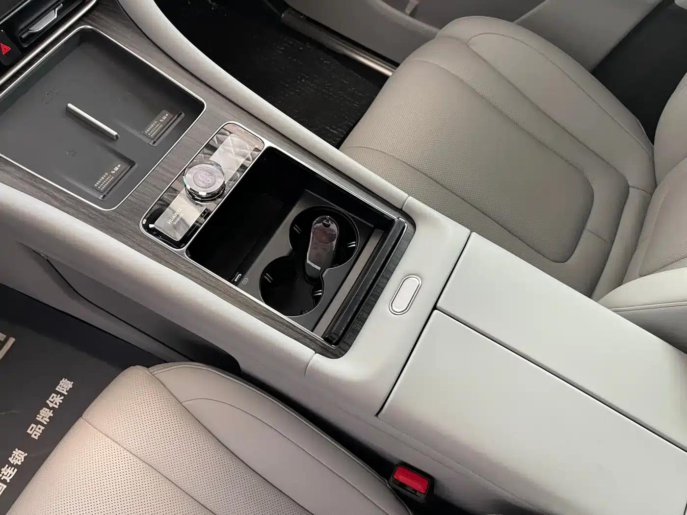 Wenjie M9 2024 Range Extended Ultra Edition 52kWh 5-Seater — миниатюра 11