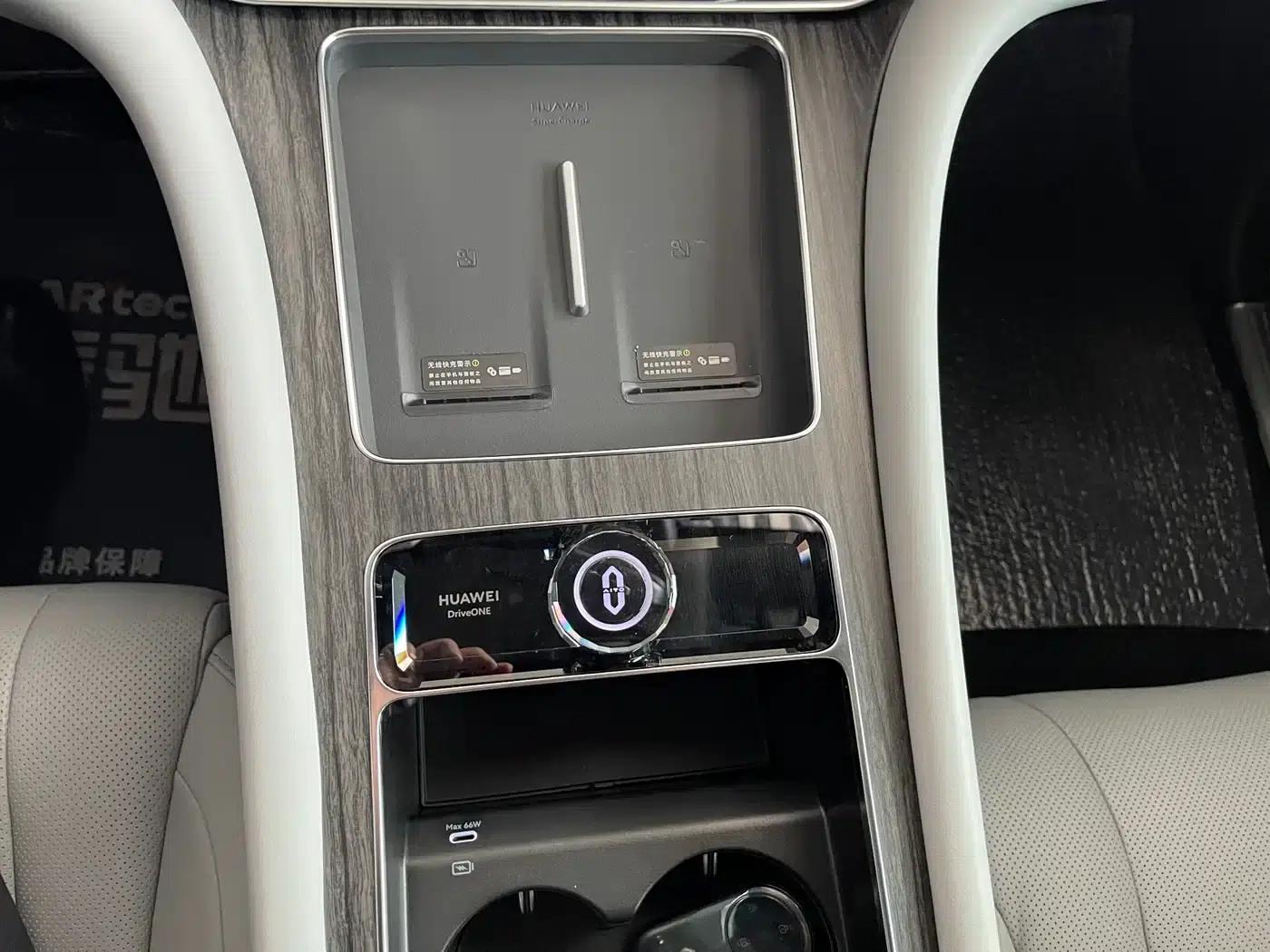 Wenjie M9 2024 Range Extended Ultra Edition 52kWh 5-Seater — миниатюра 17