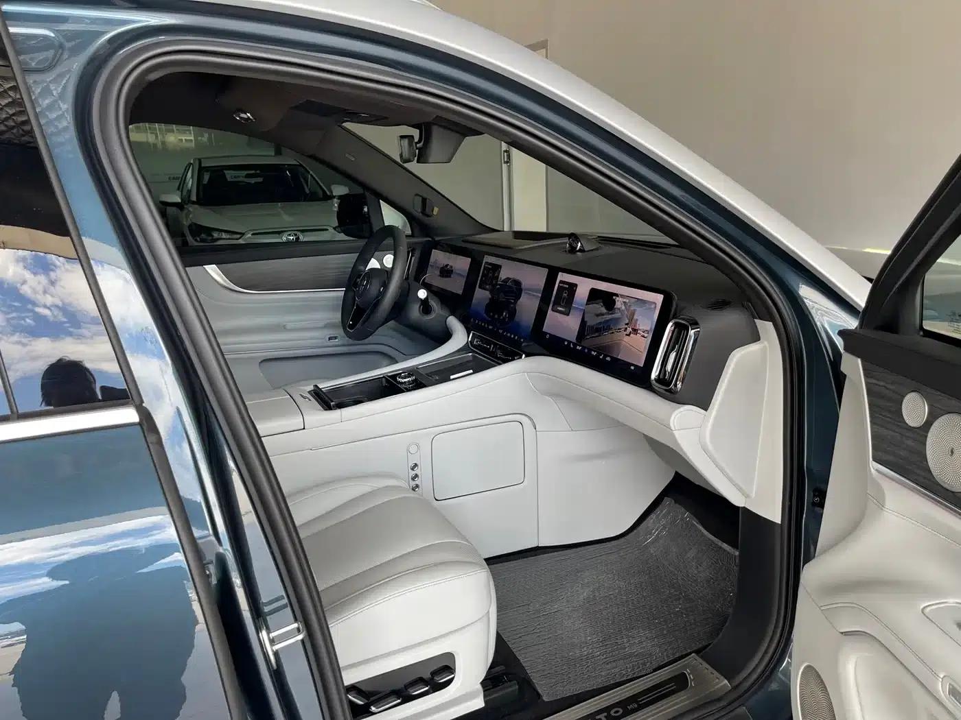 Wenjie M9 2024 Range Extended Ultra Edition 52kWh 5-Seater — миниатюра 24