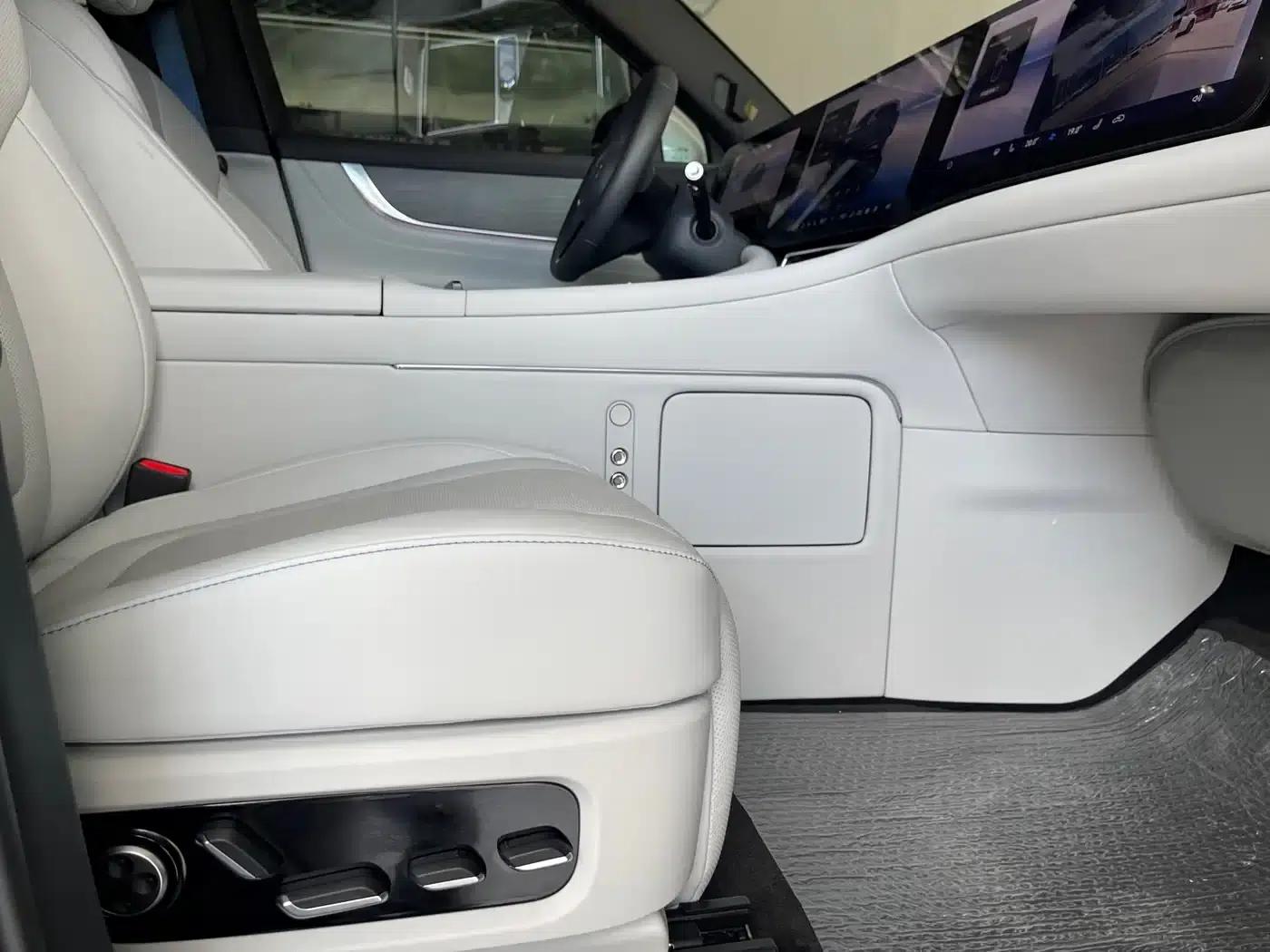 Wenjie M9 2024 Range Extended Ultra Edition 52kWh 5-Seater — миниатюра 26