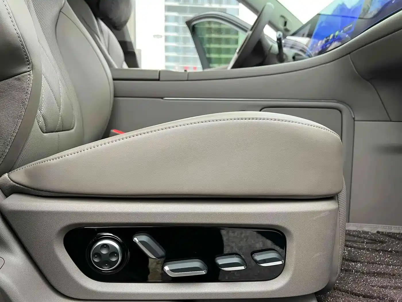 Wenjie M9 2024 Range Extended Ultra Edition 42kWh 6-Seater — миниатюра 9