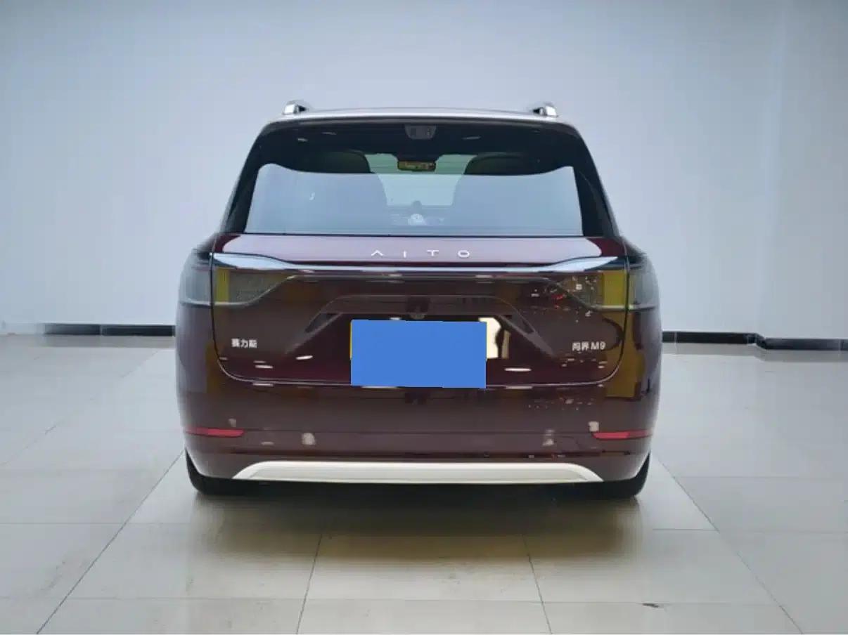 Wenjie M9 2025 Ultra Extended Range Edition (52kWh, 6-seater, 192-line LiDAR) — миниатюра 3