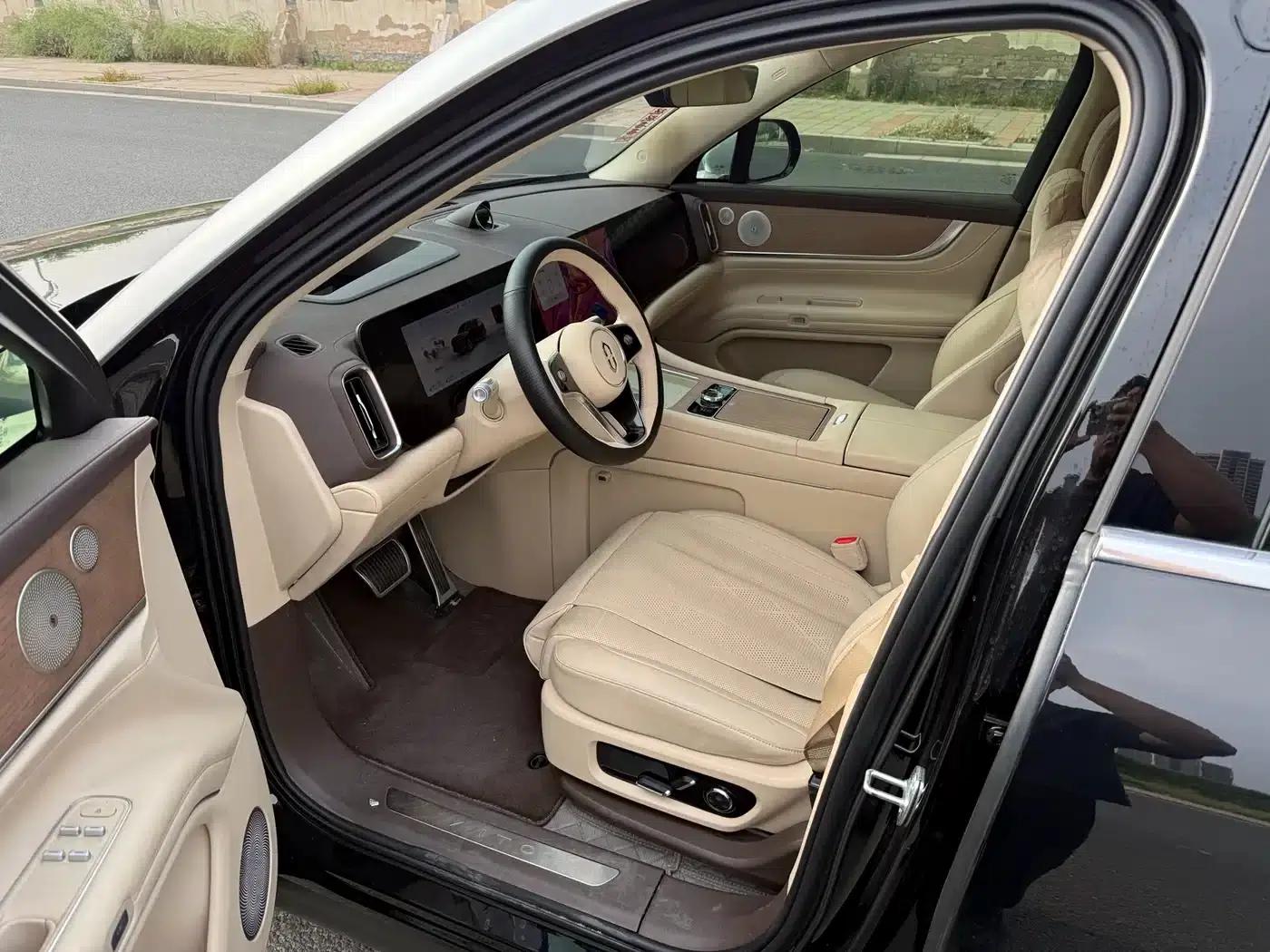 Wenjie M9 2024 Range Extended Ultra Edition 52kWh 6-Seater — миниатюра 4
