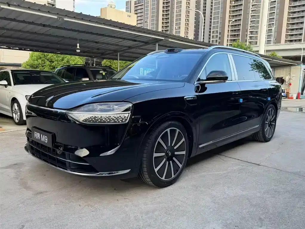 Wenjie M9 2025 Extended Range Max Edition 52kWh 5-Seat Version (896-line LiDAR) — миниатюра 1