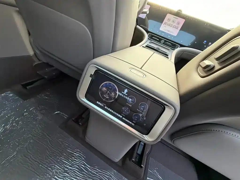 Wenjie M9 2025 Extended Range Max Edition 52kWh 5-Seat Version (896-line LiDAR) — миниатюра 15