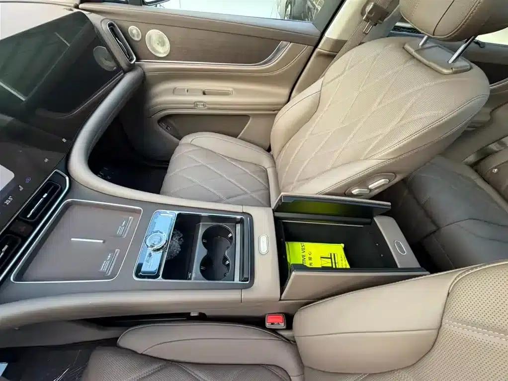 Wenjie M9 2025 Extended Range Max Edition 52kWh 5-Seat Version (896-line LiDAR) — миниатюра 17