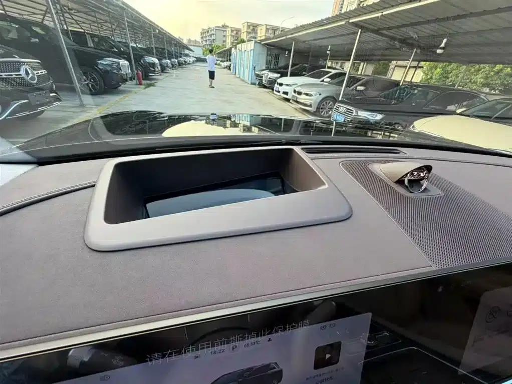 Wenjie M9 2025 Extended Range Max Edition 52kWh 5-Seat Version (896-line LiDAR) — миниатюра 27