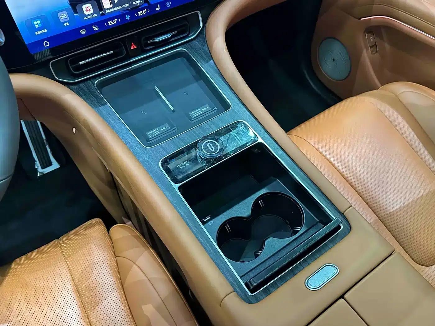 Wenjie M9 2025 Ultra Extended Range Edition 52kWh 6-Seat Version (192-line LiDAR) — миниатюра 23