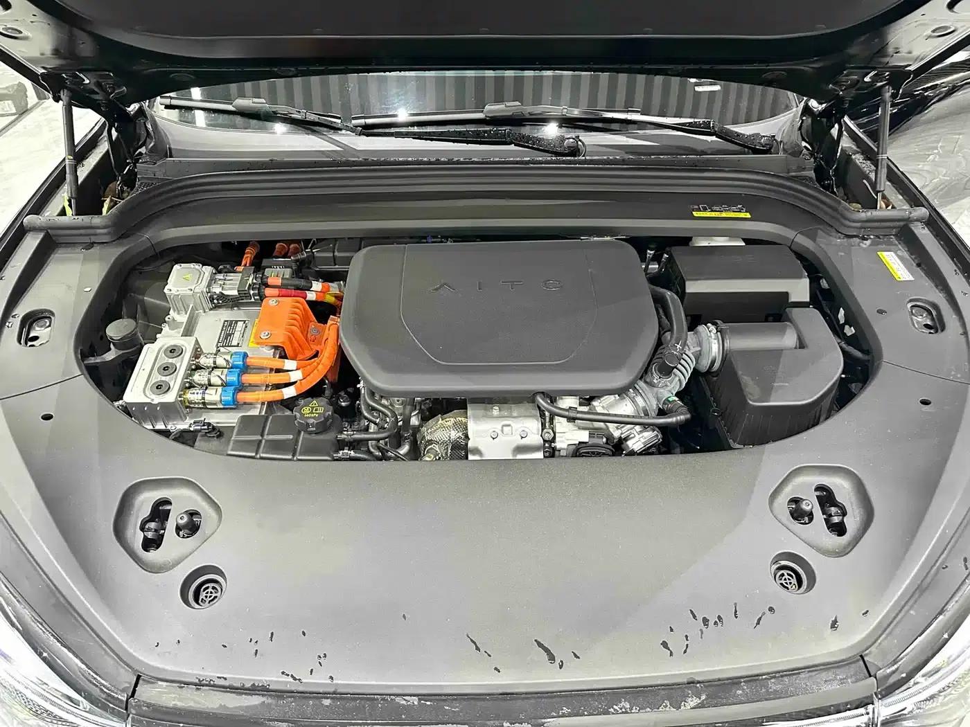 Wenjie M9 2025 Ultra Extended Range Edition 52kWh 6-Seat Version (192-line LiDAR) — миниатюра 29