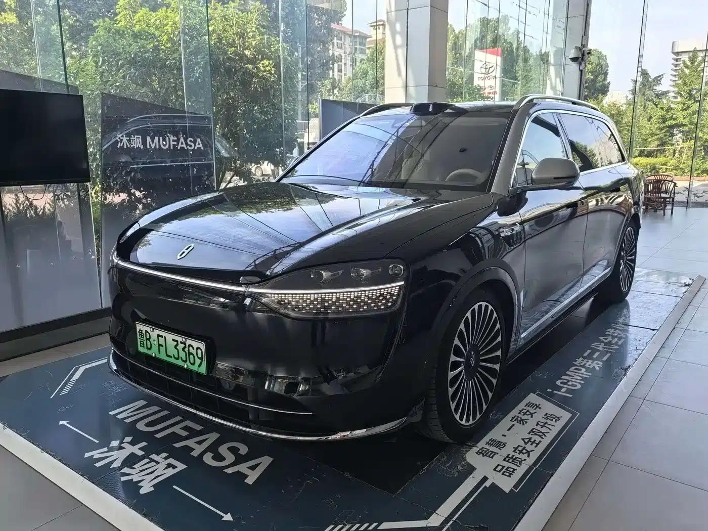 Wenjie M9 2025 Ultra Extended Range Edition (52kWh, 6-seater, 192-line LiDAR) — миниатюра 1