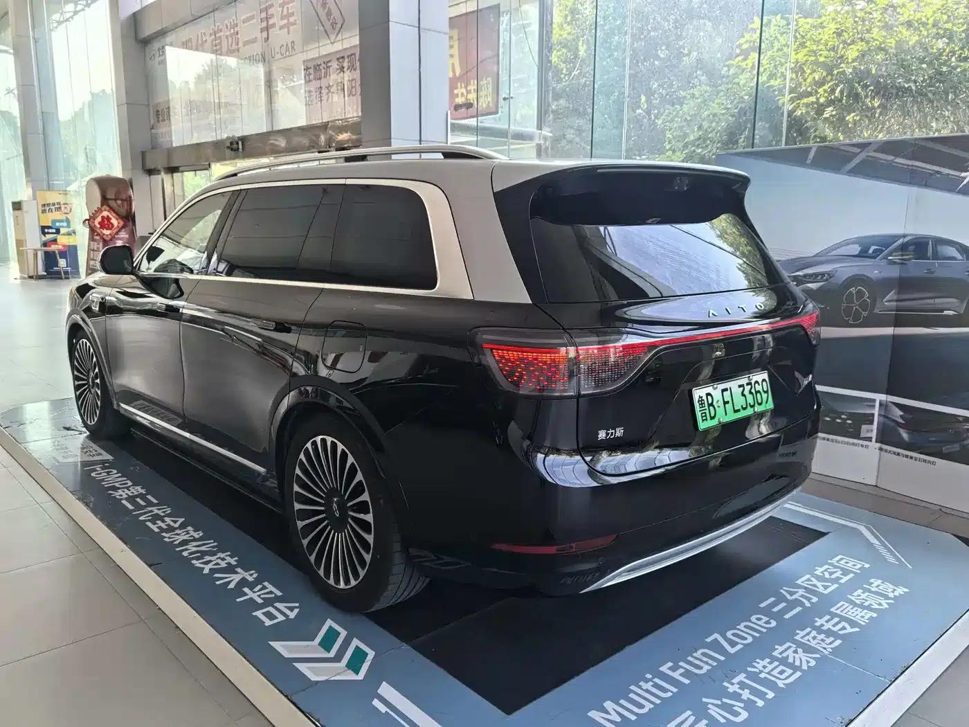 Wenjie M9 2025 Ultra Extended Range Edition (52kWh, 6-seater, 192-line LiDAR) — миниатюра 3