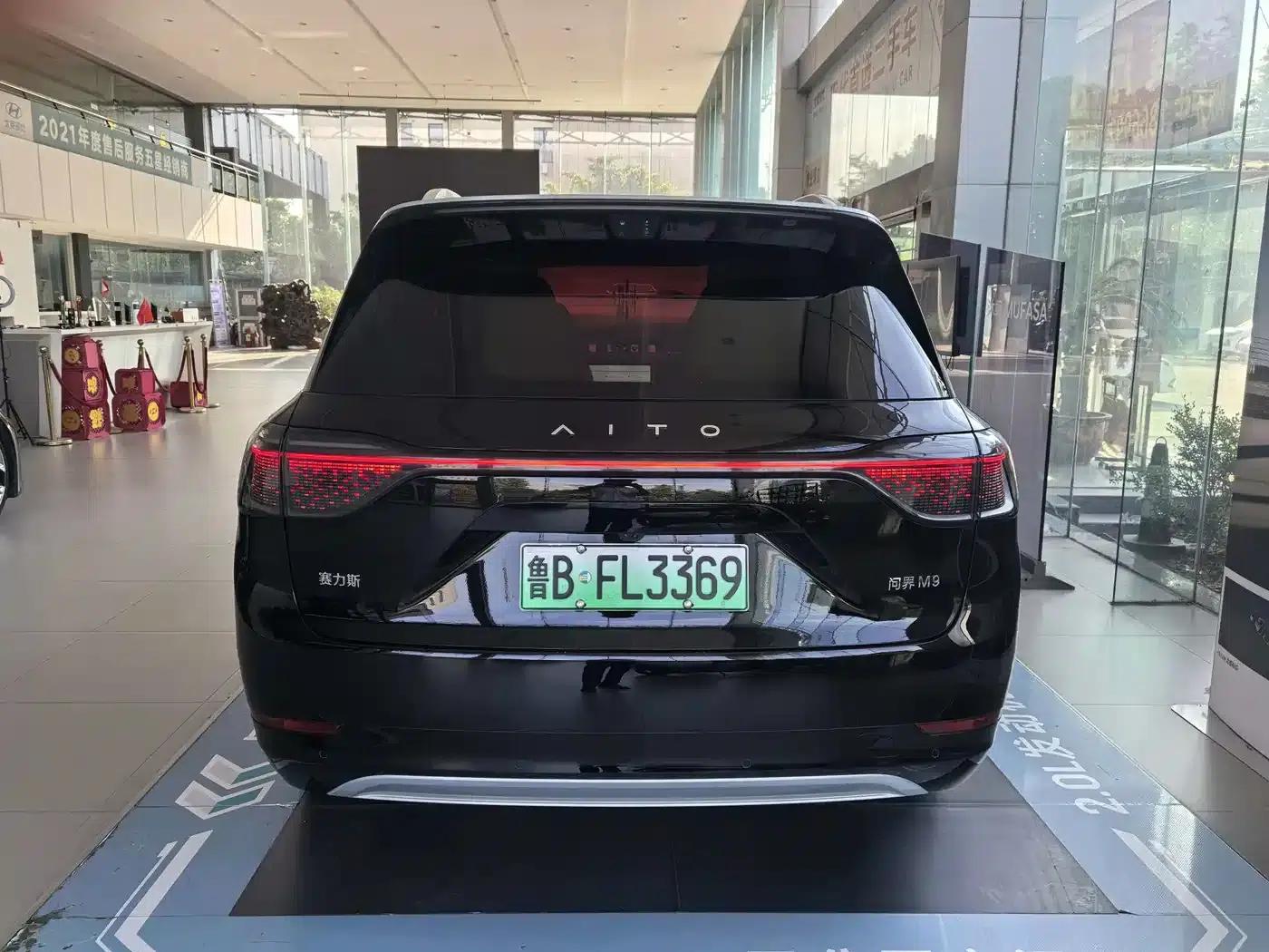 Wenjie M9 2025 Ultra Extended Range Edition (52kWh, 6-seater, 192-line LiDAR) — миниатюра 4