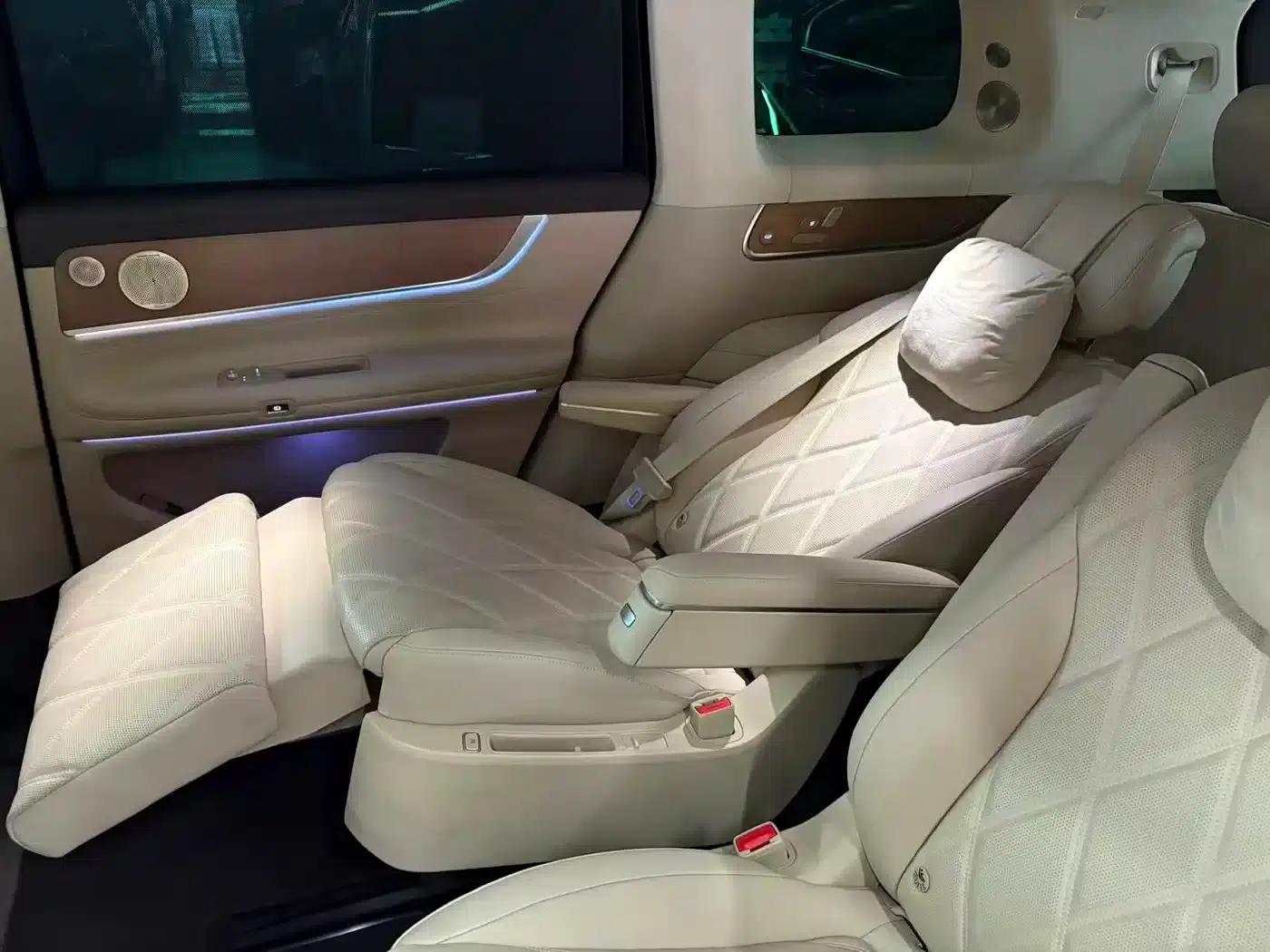 Wenjie M9 2025 Ultra Extended Range Edition 52kWh 6-Seat Version (192-line LiDAR) — миниатюра 15