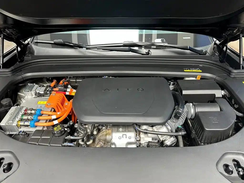 Wenjie M9 2025 Ultra Extended Range Edition (52kWh, 5-seater, 192-line LiDAR) — миниатюра 7