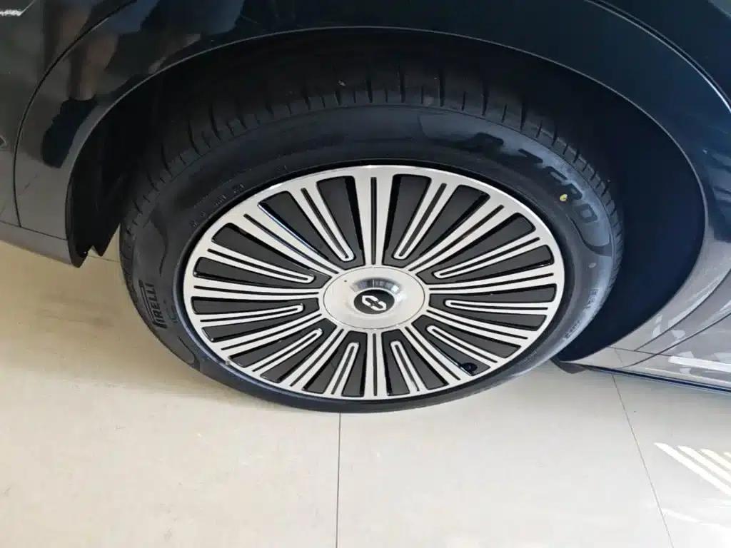 Wenjie M9 2025 Ultra Extended Range Edition 52kWh 6-Seat Version (192-line LiDAR) — миниатюра 23