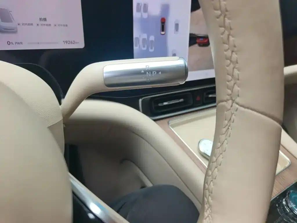 Wenjie M9 2025 Extended Range Ultra Edition 52kWh 5-Seat Version (192-line LiDAR) — миниатюра 14