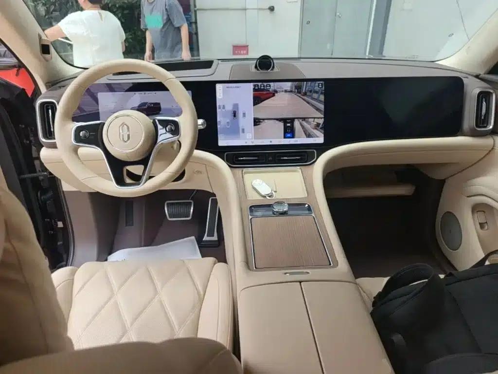 Wenjie M9 2025 Extended Range Ultra Edition 52kWh 5-Seat Version (192-line LiDAR) — миниатюра 10