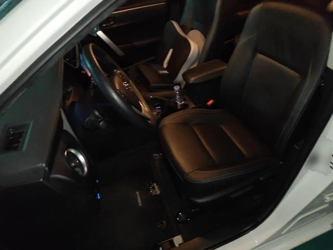 Toyota Corolla Hybrid E+ 2020 1.8L E-CVT Comfort Edition — миниатюра 15