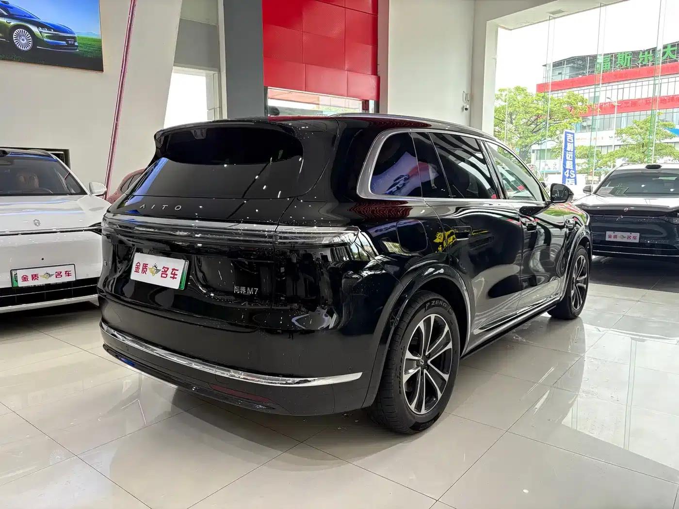 Wenjie M7 2026 Extended Range Ultra 4WD 6-Seater (192-line LiDAR) — миниатюра 17