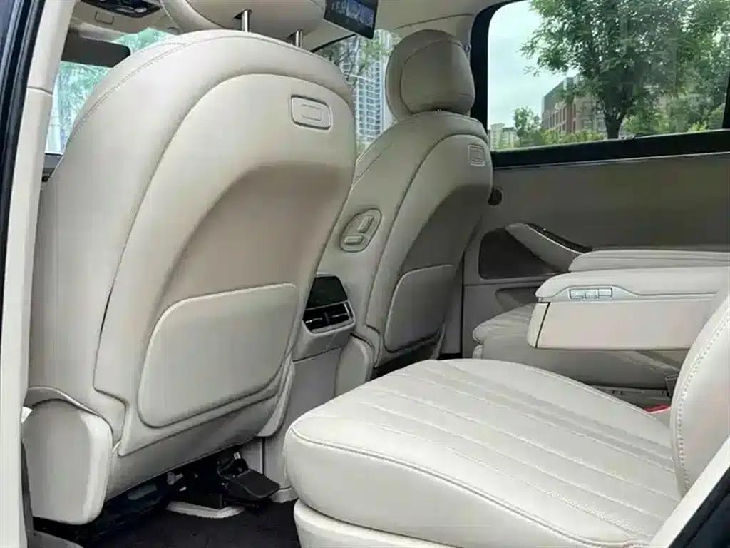Wenjie M7 2026 Extended Range Max 4WD 6-Seater (192-line LiDAR) — миниатюра 5