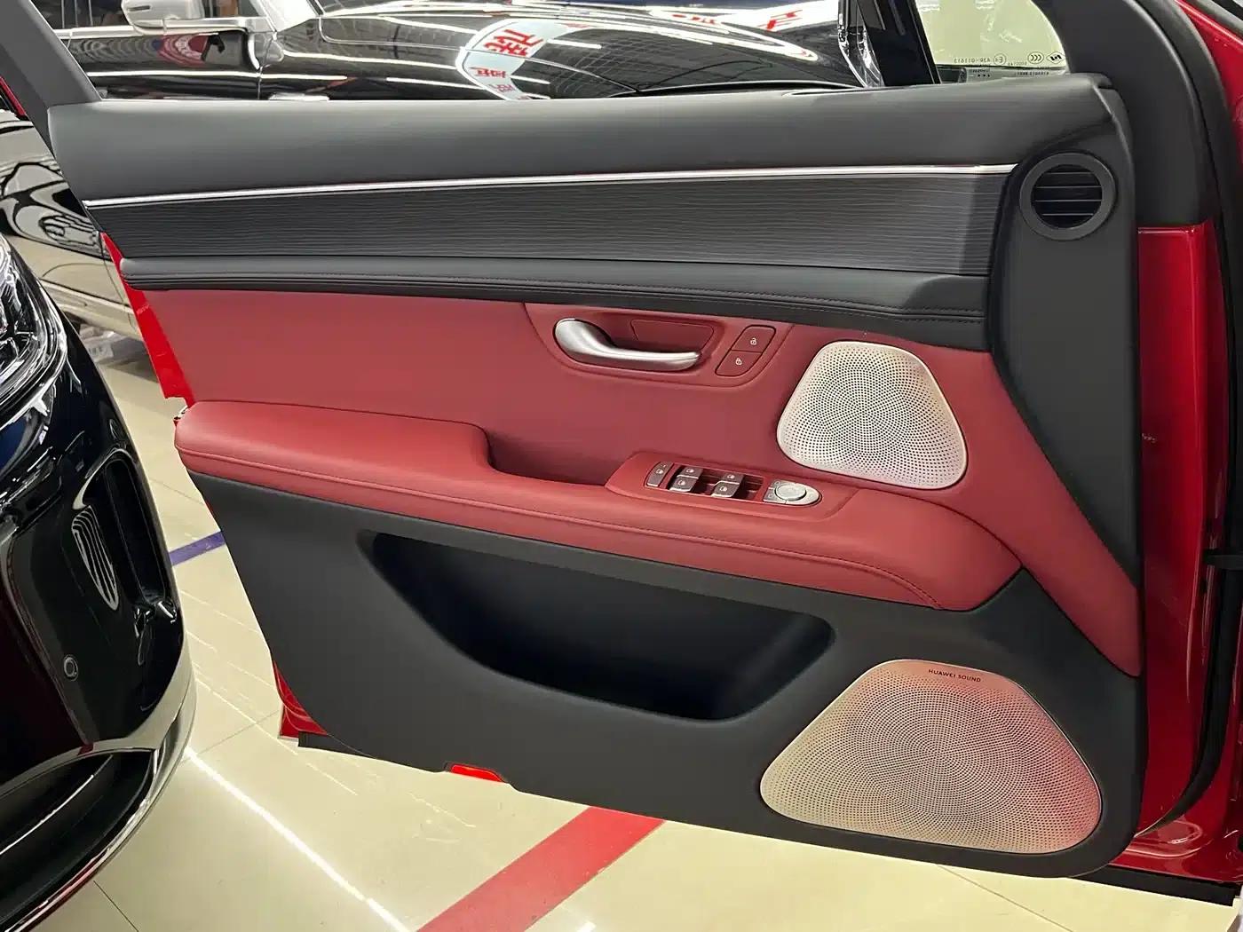 Wenjie M5 2024 Range Extended Max RS 4WD High-End Intelligent Driving Edition — миниатюра 14