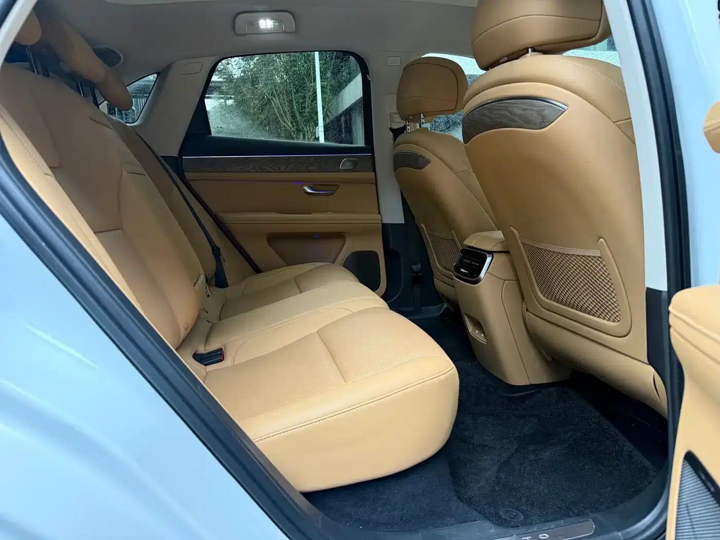 Wenjie M5 2023 Extended Range 4WD Intelligent Driving Edition — миниатюра 14