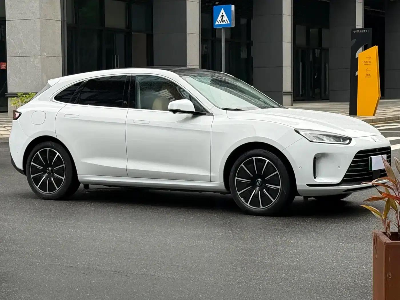 Wenjie M5 2023 Extended Range 4WD Intelligent Driving Edition — миниатюра 3
