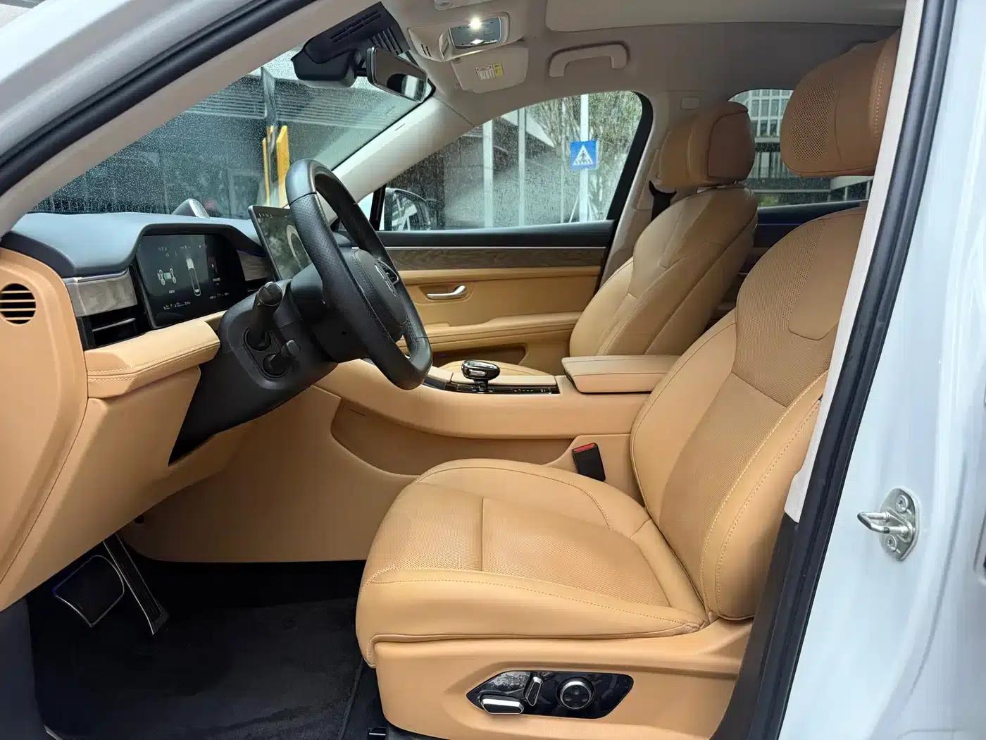 Wenjie M5 2023 Extended Range 4WD Intelligent Driving Edition — миниатюра 8