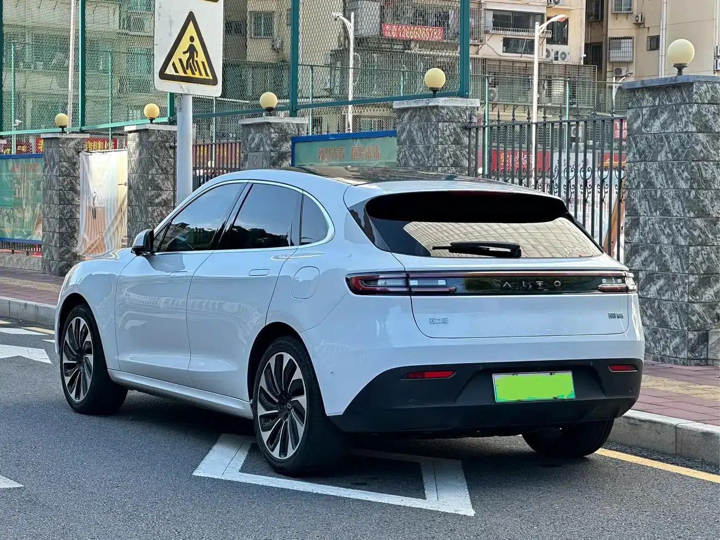 Wenjie M5 2022 Extended Range 4WD Flagship Edition — миниатюра 6