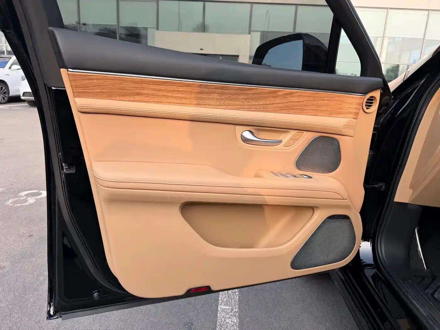 Wenjie M5 2024 Range Extended Max Rear-Wheel Drive High-End Intelligent Driving Edition — миниатюра 4