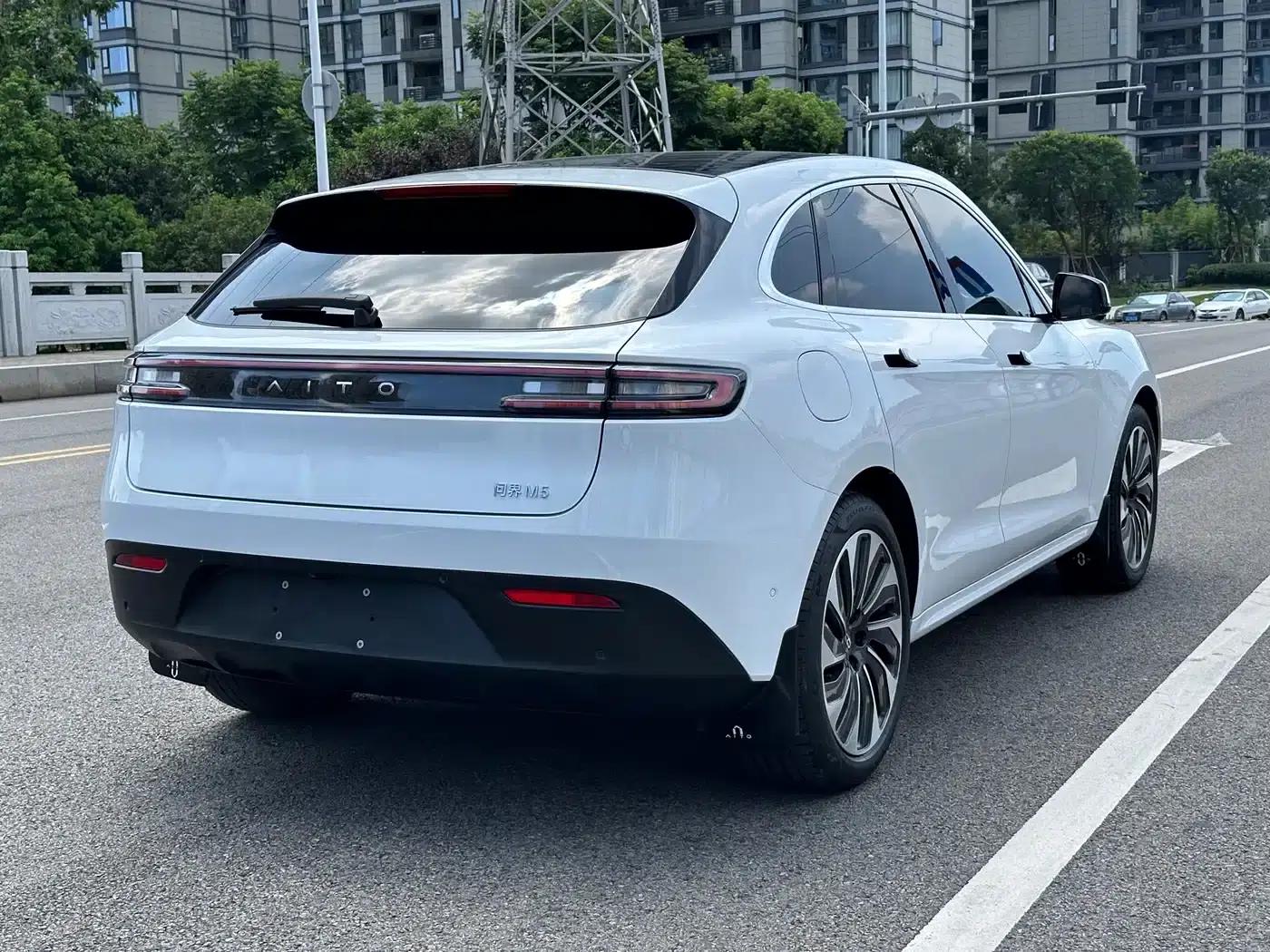 Wenjie M5 2022 Extended Range Rear-Wheel Drive Standard Edition — миниатюра 9