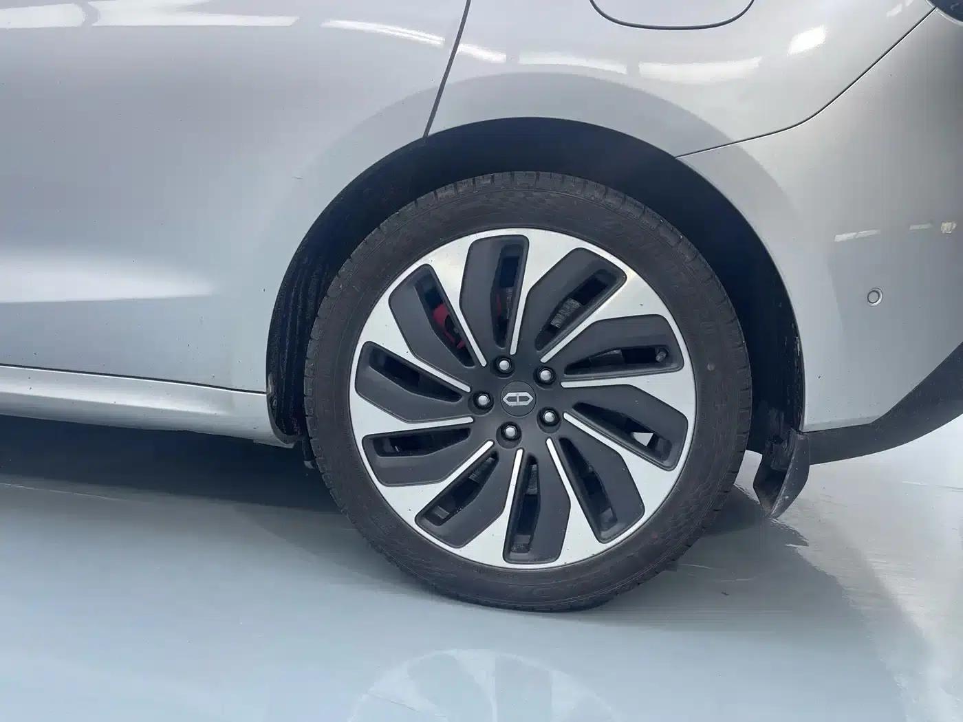 Wenjie M5 2022 Extended Range Rear-Wheel Drive Standard Edition — миниатюра 11
